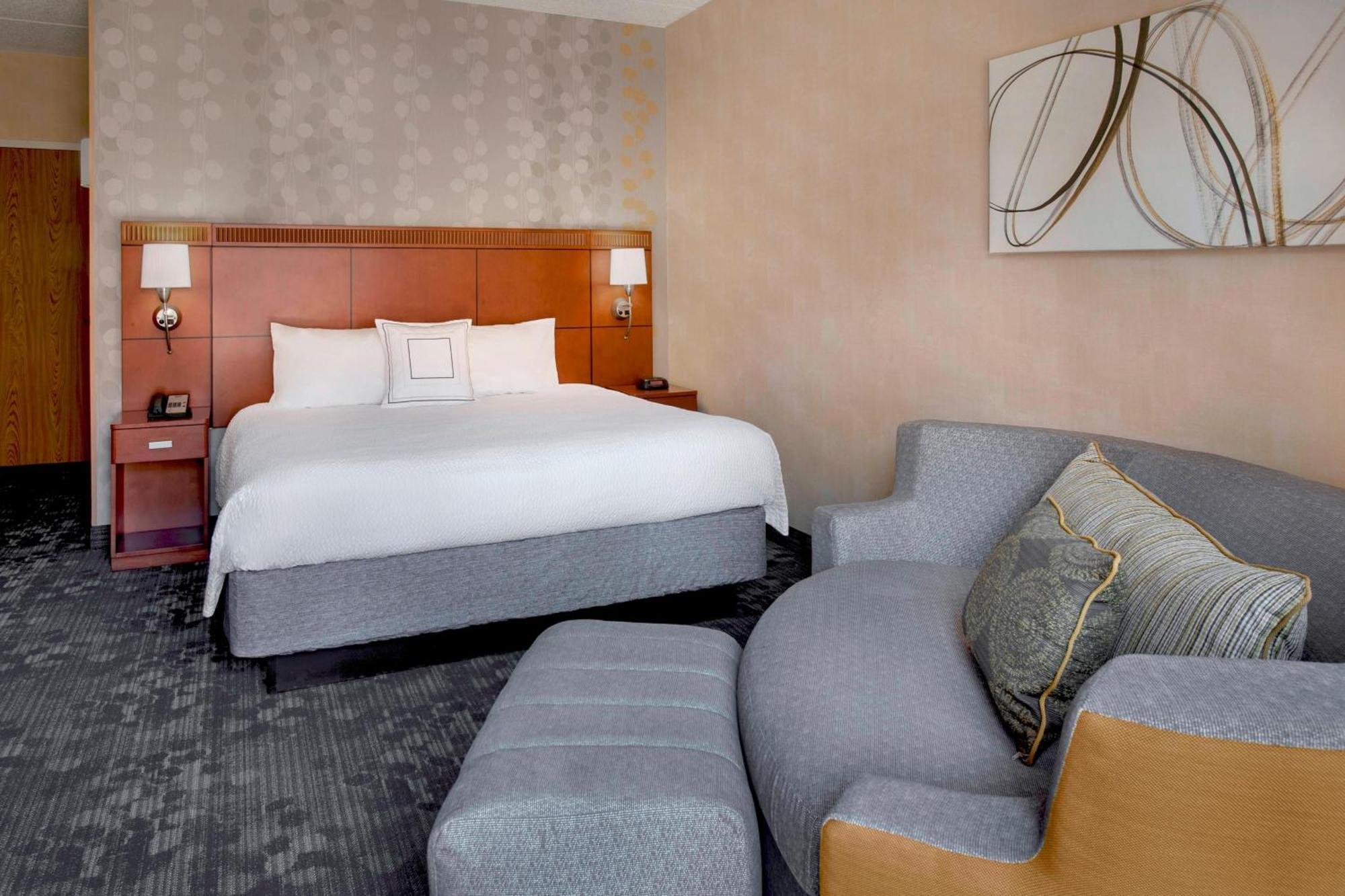 Courtyard By Marriott Hartford Windsor Airport Hotel Exterior foto