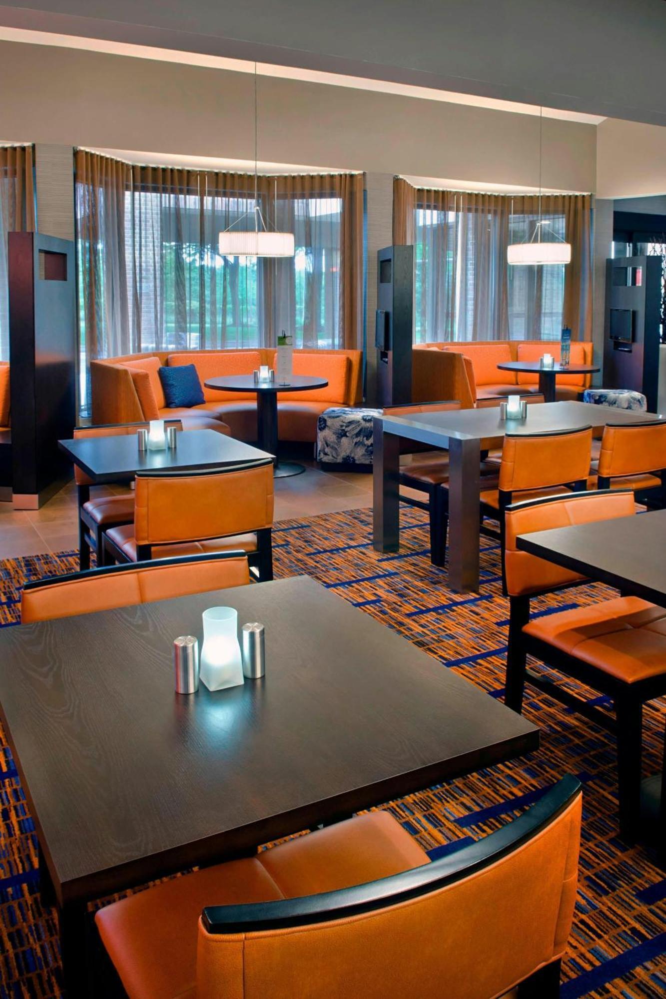 Courtyard By Marriott Hartford Windsor Airport Hotel Exterior foto